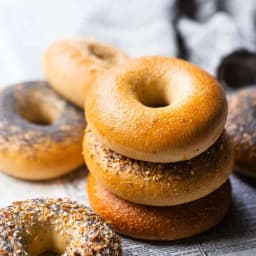Plain Jane Bagel - w/butter (10g)